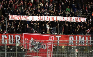 Samb, striscione dei tifosi del Rimini per il Ballarin